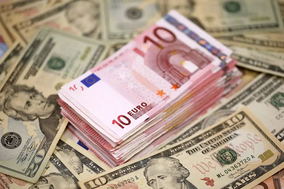 Qui est le plus fort le dollar ou l'euro